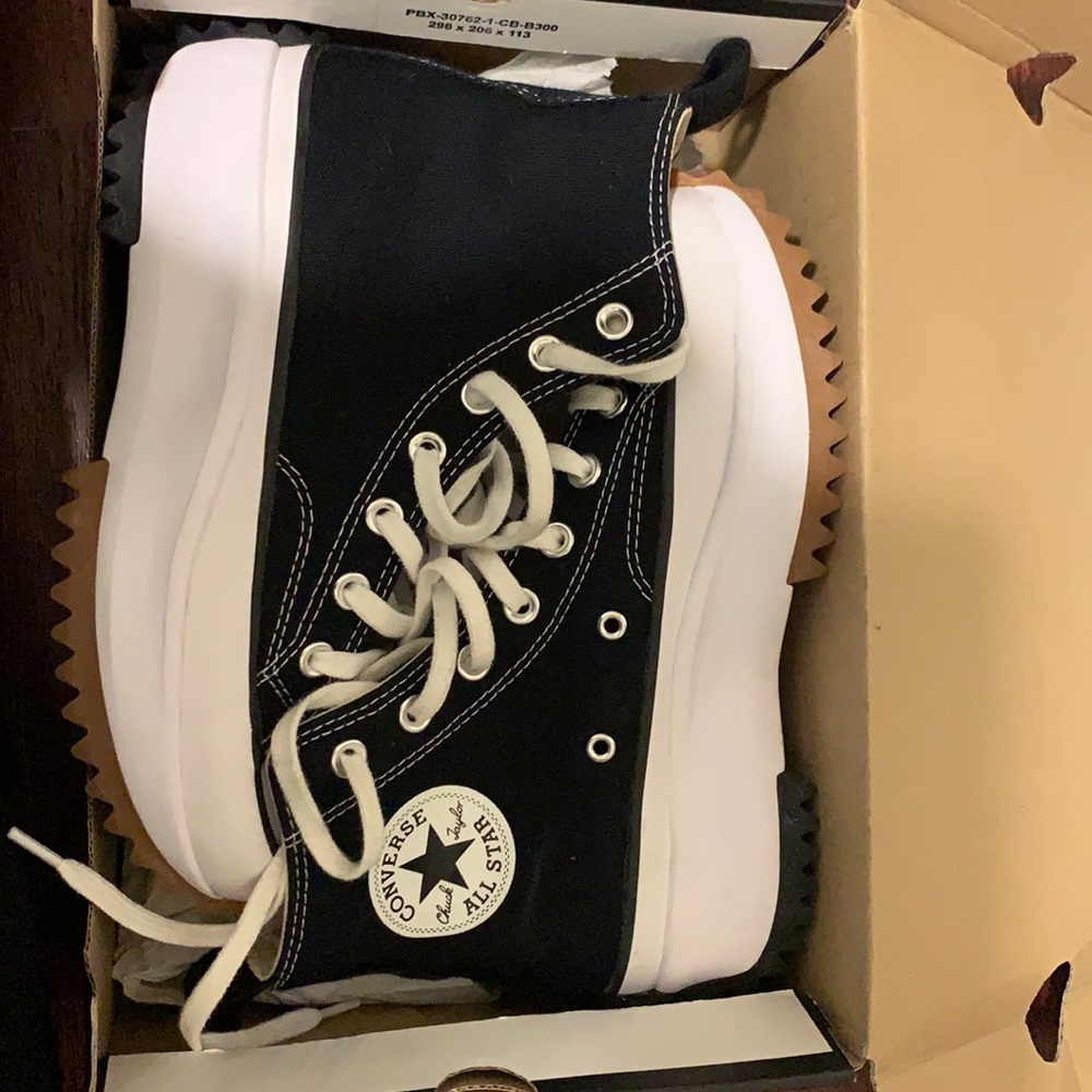 Converse Run Star Hike